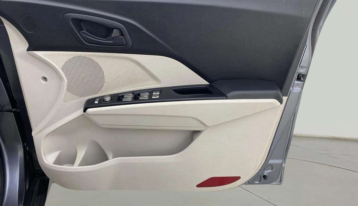 2022 Mahindra XUV300 W6 1.5 Sunroof Diesel, Diesel, Manual, 53,448 km, Driver Side Door Panels Control