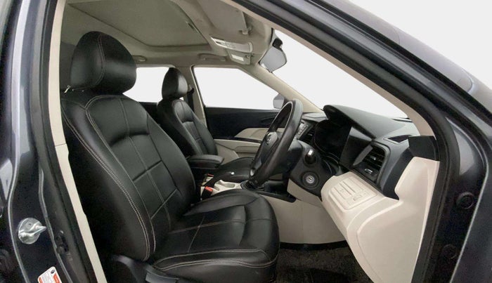2022 Mahindra XUV300 W6 1.5 Sunroof Diesel, Diesel, Manual, 53,448 km, Right Side Front Door Cabin