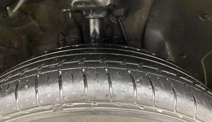 2022 Hyundai VENUE S(O) 1.2, Petrol, Manual, 19,207 km, Right Front Tyre Tread