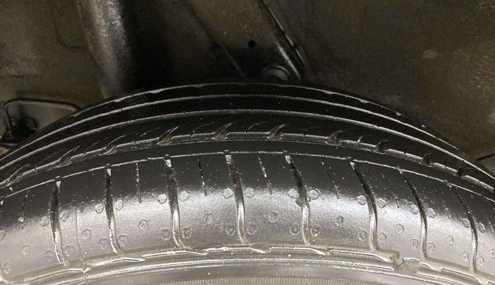 2022 Hyundai VENUE S(O) 1.2, Petrol, Manual, 19,207 km, Right Rear Tyre Tread