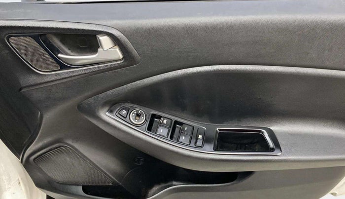 2019 Hyundai i20 Active 1.2 SX, Petrol, Manual, 93,185 km, Driver Side Door Panels Control