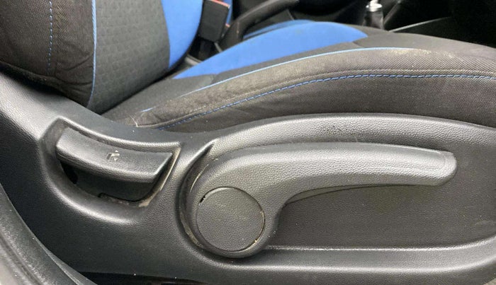 2019 Hyundai i20 Active 1.2 SX, Petrol, Manual, 93,185 km, Driver Side Adjustment Panel