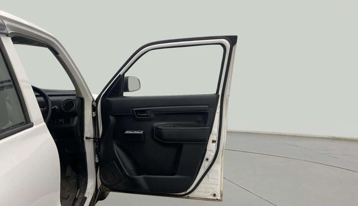 2022 Maruti S PRESSO LXI (O) CNG, CNG, Manual, 50,177 km, RHS Front Door