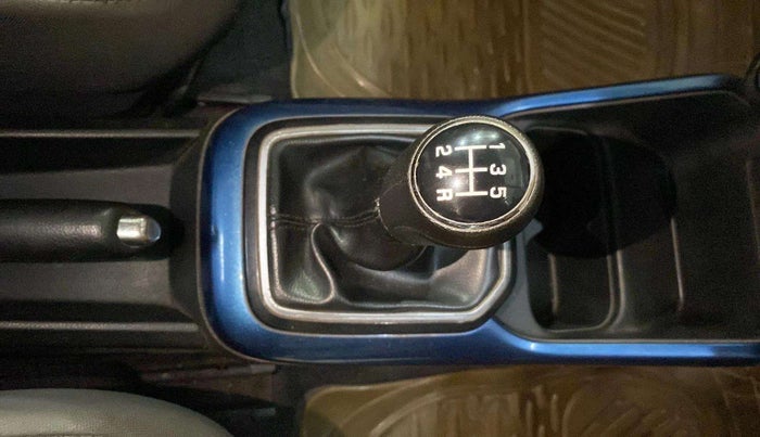 2017 Maruti IGNIS ZETA 1.2, Petrol, Manual, 58,710 km, Gear Lever