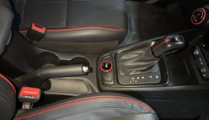 2022 Hyundai VENUE N LINE N8 1.0 TURBO DCT, Petrol, Automatic, 15,055 km, Gear Lever