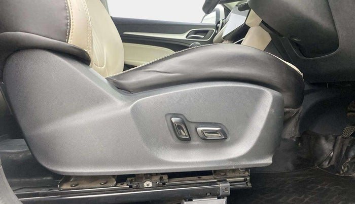 2022 MG ASTOR SHARP EX 1.5 MT, Petrol, Manual, 54,448 km, Driver Side Adjustment Panel