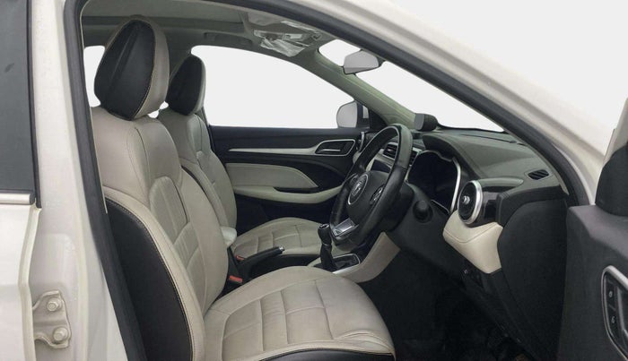 2022 MG ASTOR SHARP EX 1.5 MT, Petrol, Manual, 54,448 km, Right Side Front Door Cabin