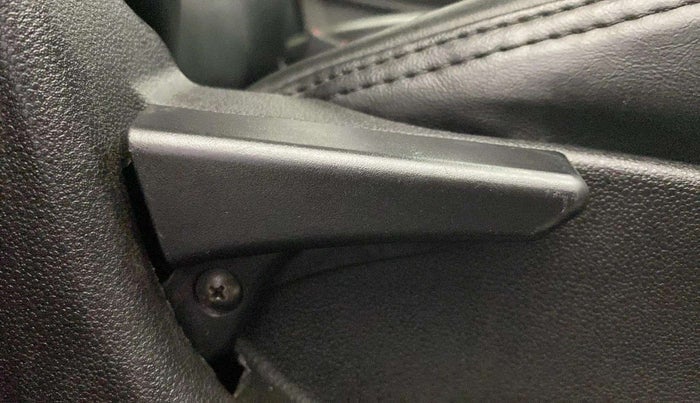 2018 Tata Tiago XT PETROL, Petrol, Manual, 48,806 km, Driver Side Adjustment Panel