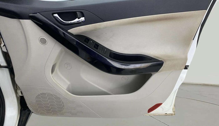 2021 Tata NEXON XZ PLUS PETROL SUNROOF, Petrol, Manual, 22,409 km, Driver Side Door Panels Control