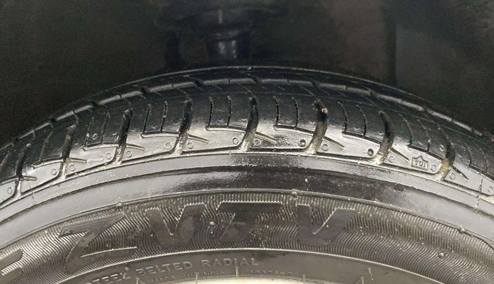2016 Hyundai Xcent SX 1.2, Petrol, Manual, 93,884 km, Right Front Tyre Tread