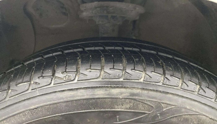2016 Hyundai Xcent SX 1.2, Petrol, Manual, 93,884 km, Left Front Tyre Tread