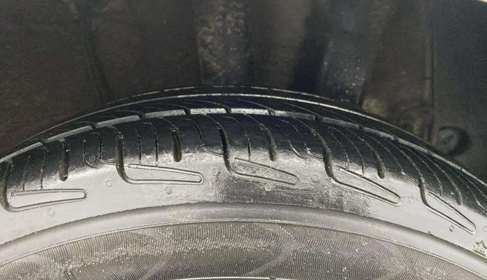 2016 Hyundai Xcent SX 1.2, Petrol, Manual, 93,884 km, Left Rear Tyre Tread