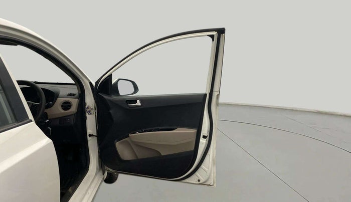 2016 Hyundai Xcent SX 1.2, Petrol, Manual, 93,884 km, RHS Front Door