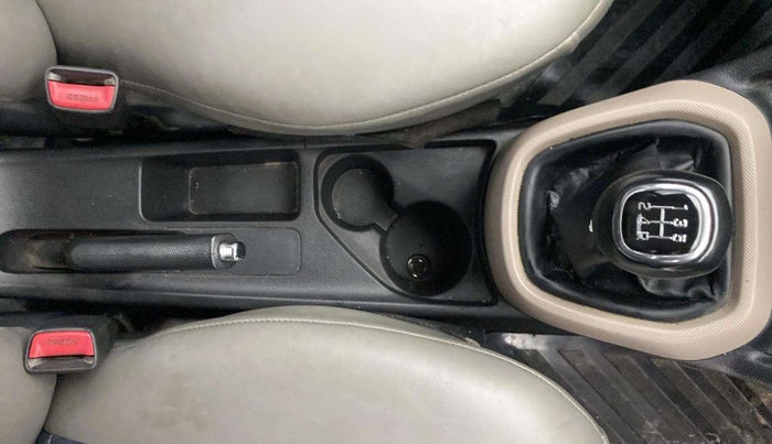 2016 Hyundai Xcent SX 1.2, Petrol, Manual, 93,884 km, Gear Lever