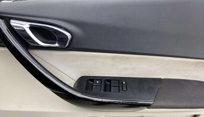 2022 Tata TIGOR XZ PLUS CNG DUAL TONE, CNG, Manual, 75,741 km, Driver Side Door Panels Control