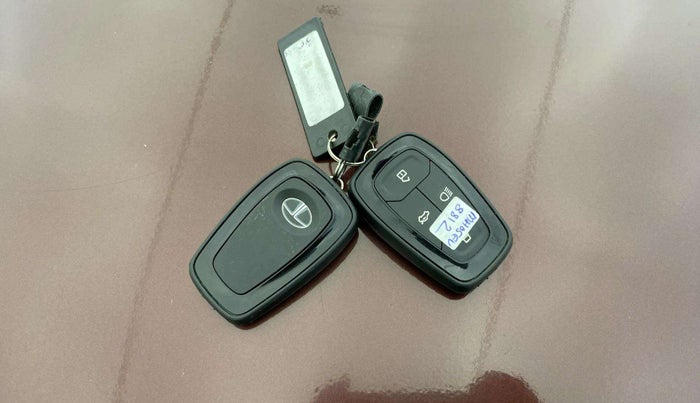 2022 Tata TIGOR XZ PLUS CNG DUAL TONE, CNG, Manual, 75,741 km, Key Close Up