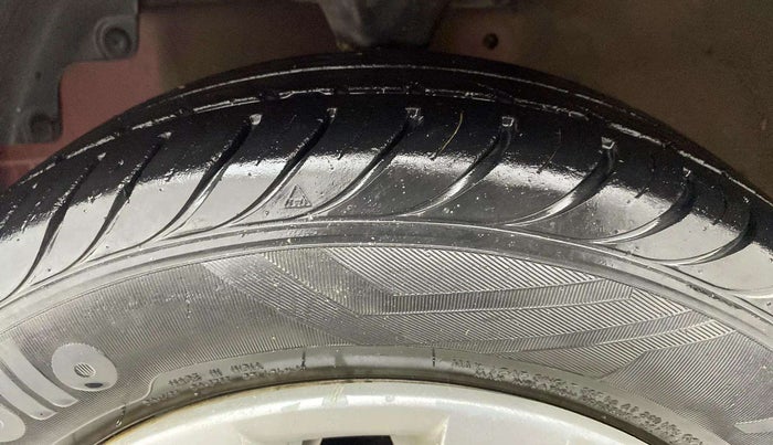 2017 Hyundai Eon ERA +, Petrol, Manual, 43,744 km, Left Front Tyre Tread