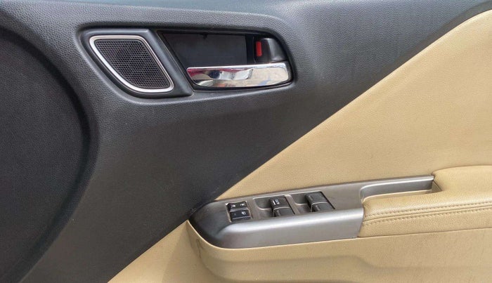 2020 Honda City 1.5L I-VTEC ZX CVT, CNG, Automatic, 96,957 km, Driver Side Door Panels Control