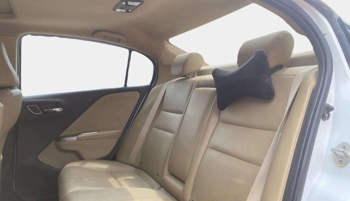 2020 Honda City 1.5L I-VTEC ZX CVT, CNG, Automatic, 96,957 km, Right Side Rear Door Cabin