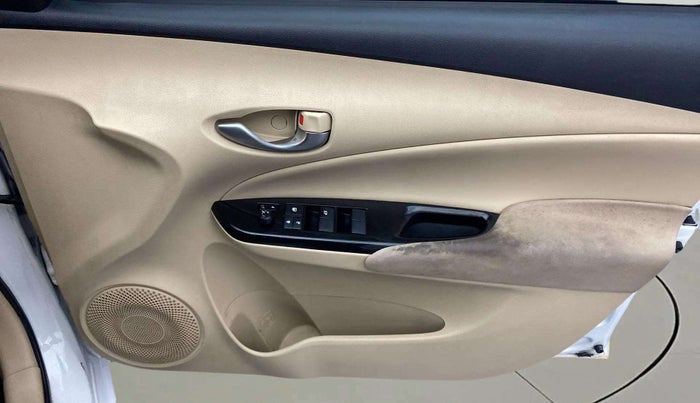 2019 Toyota YARIS G CVT, Petrol, Automatic, 1,03,979 km, Driver Side Door Panels Control