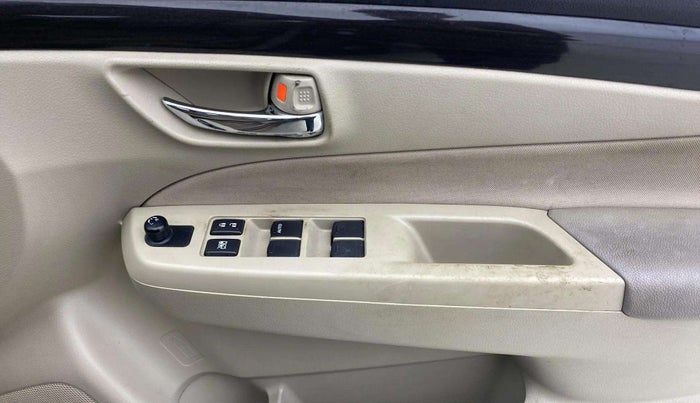 2016 Maruti Ciaz VXI+, Petrol, Manual, 70,943 km, Driver Side Door Panels Control