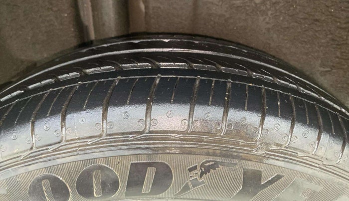 2016 Maruti Ciaz VXI+, Petrol, Manual, 70,943 km, Right Rear Tyre Tread