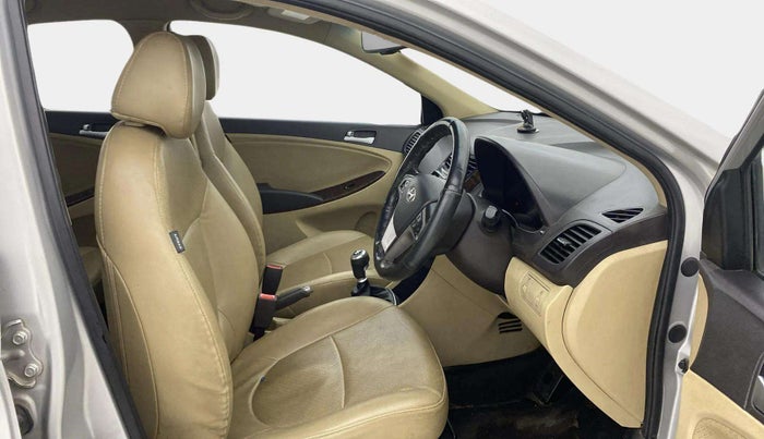 2015 Hyundai Verna FLUIDIC 1.6 CRDI SX 4S, Diesel, Manual, 62,607 km, Right Side Front Door Cabin