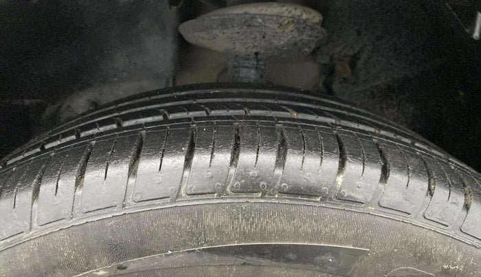 2022 Nissan Kicks XV 1.5, Petrol, Manual, 23,573 km, Left Front Tyre Tread