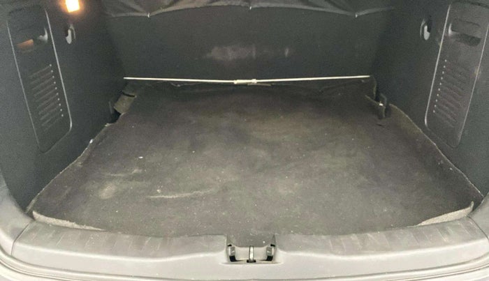 2022 Nissan Kicks XV 1.5, Petrol, Manual, 23,573 km, Boot Inside