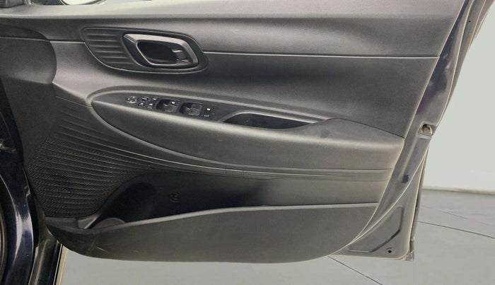 2021 Hyundai NEW I20 SPORTZ 1.2 MT, CNG, Manual, 54,333 km, Driver Side Door Panels Control