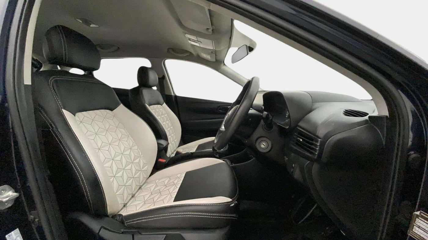 2021 Hyundai NEW I20 SPORTZ 1.2 MT, CNG, Manual, 54,276 km, Right Side Front Door Cabin