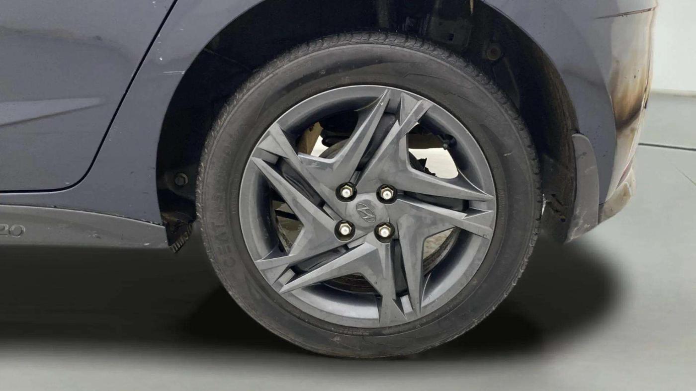 2021 Hyundai NEW I20 SPORTZ 1.2 MT, CNG, Manual, 54,276 km, Left Rear Wheel