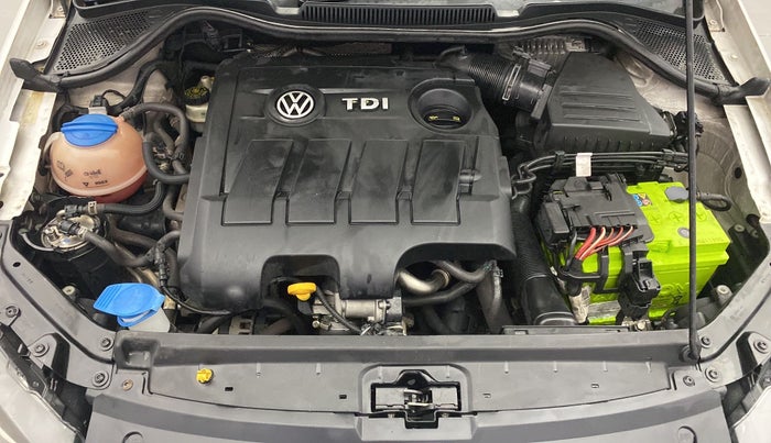 2016 Volkswagen Polo COMFORTLINE 1.5L, Diesel, Manual, 95,349 km, Open Bonet