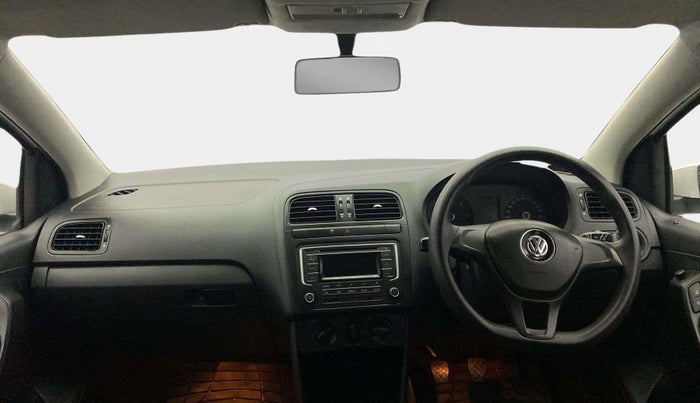 2016 Volkswagen Polo COMFORTLINE 1.5L, Diesel, Manual, 95,349 km, Dashboard