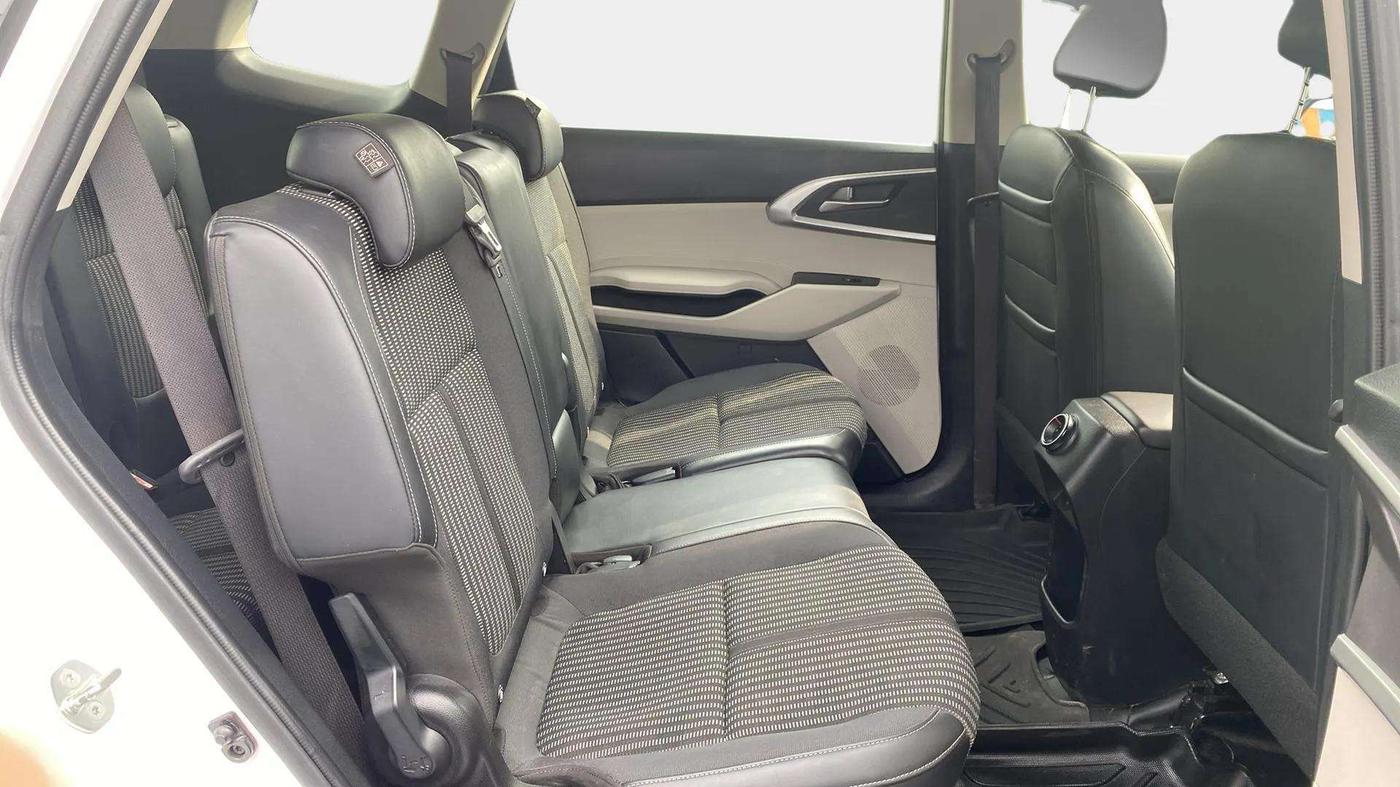 2023 KIA CARENS PRESTIGE 1.5 PETROL 7 STR, Petrol, Manual, 17,049 km, Right Side Rear Door Cabin