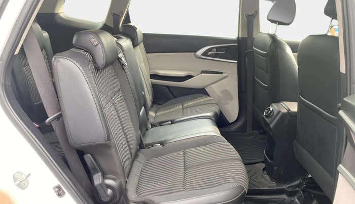 2023 KIA CARENS PRESTIGE 1.5 PETROL 7 STR, Petrol, Manual, 17,049 km, Right Side Rear Door Cabin