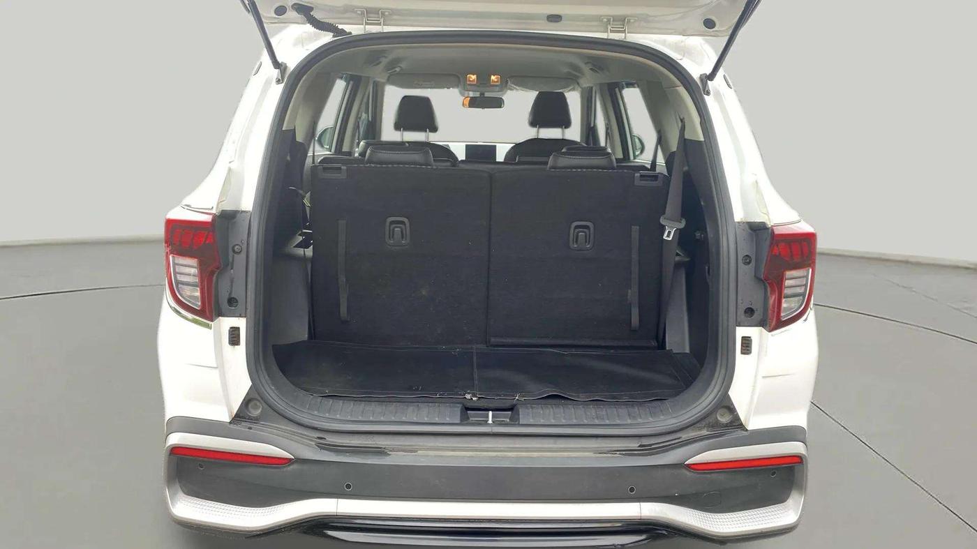 2023 KIA CARENS PRESTIGE 1.5 PETROL 7 STR, Petrol, Manual, 17,049 km, Boot Inside