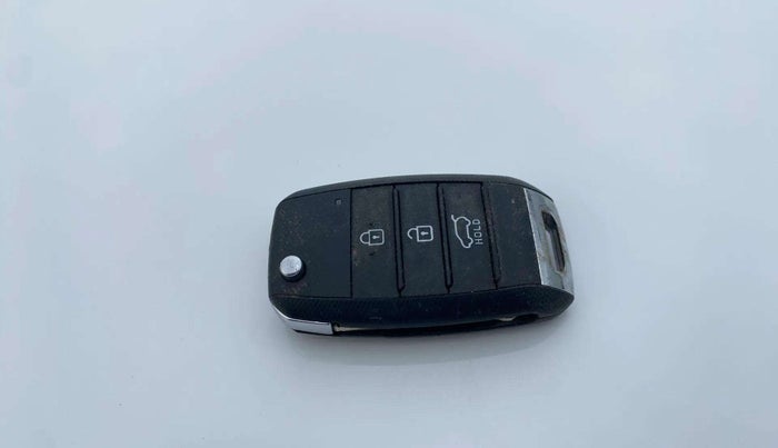 2023 KIA CARENS PRESTIGE 1.5 PETROL 7 STR, Petrol, Manual, 17,049 km, Key Close Up