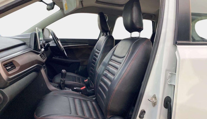 2023 Maruti BREZZA ZXI SMART HYBRID , Petrol, Manual, 29,109 km, Right Side Front Door Cabin