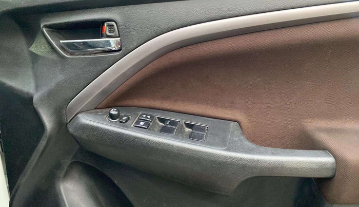 2023 Maruti BREZZA ZXI SMART HYBRID , Petrol, Manual, 29,109 km, Driver Side Door Panels Control