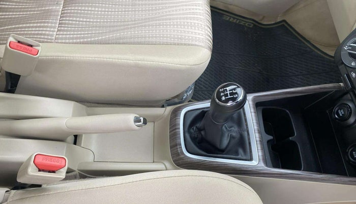 2023 Maruti Dzire VXI, Petrol, Manual, 27,976 km, Gear Lever