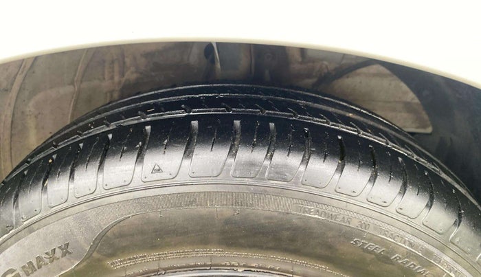 2023 Maruti Dzire VXI, Petrol, Manual, 27,976 km, Right Front Tyre Tread