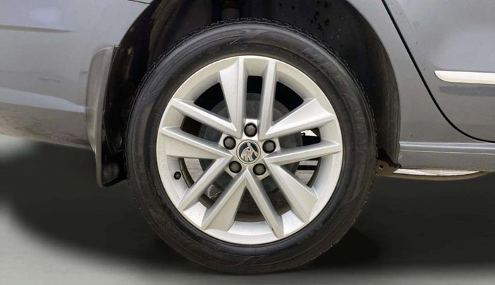 2020 Skoda Rapid STYLE TSI, Petrol, Manual, 33,618 km, Right Rear Wheel