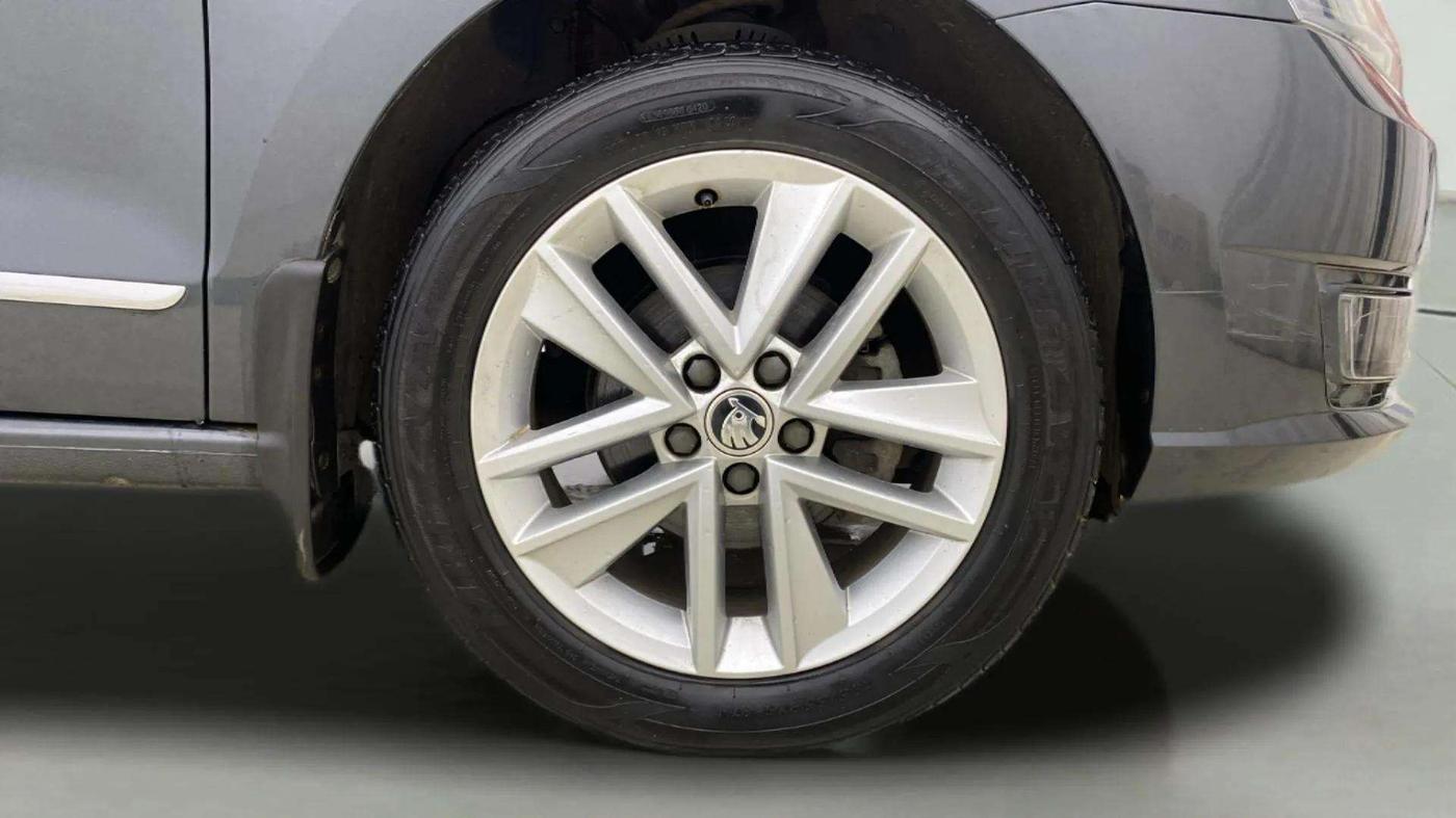 2020 Skoda Rapid STYLE TSI, Petrol, Manual, 33,618 km, Right Front Wheel