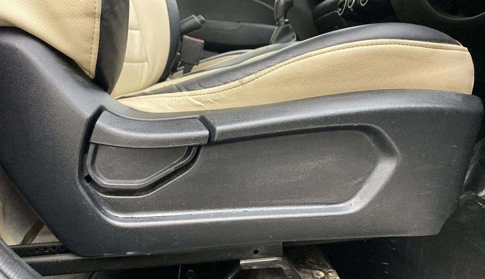 2021 Hyundai VENUE S 1.2, Petrol, Manual, 50,865 km, Driver Side Adjustment Panel