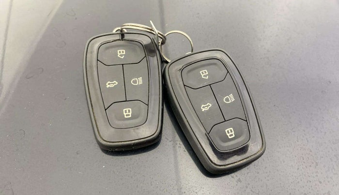 2021 Tata ALTROZ XZ PLUS PETROL DARK EDITION, Petrol, Manual, 18,002 km, Key Close Up