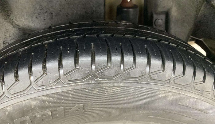 2015 Maruti Swift Dzire VXI, Petrol, Manual, 56,032 km, Left Rear Tyre Tread