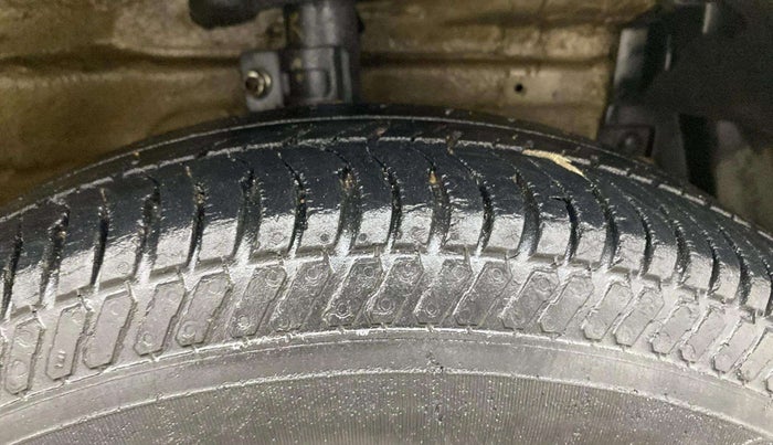 2015 Maruti Swift Dzire VXI, Petrol, Manual, 56,032 km, Right Front Tyre Tread