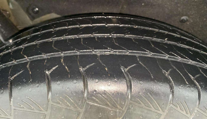 2018 Mahindra MARAZZO M6 7 STR, Diesel, Manual, 46,399 km, Right Rear Tyre Tread