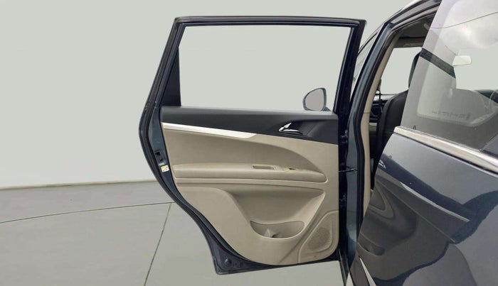 2018 Mahindra MARAZZO M6 7 STR, Diesel, Manual, 46,399 km, LHS Rear Door